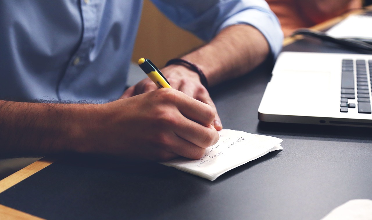 Google's AI Note-Taking App Now Allows You to Interact with Books: What It Means for Small Marketing Teams and Solo Creators